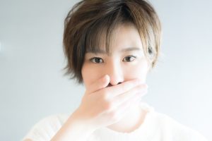 「コロナにかかった」と言われると、待機期間を数日経過しているとしても、会話のときなど距離をとってしまう